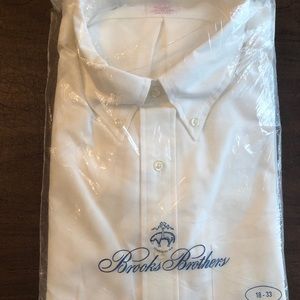 Beautiful Brooks Brothers button down dress shirt